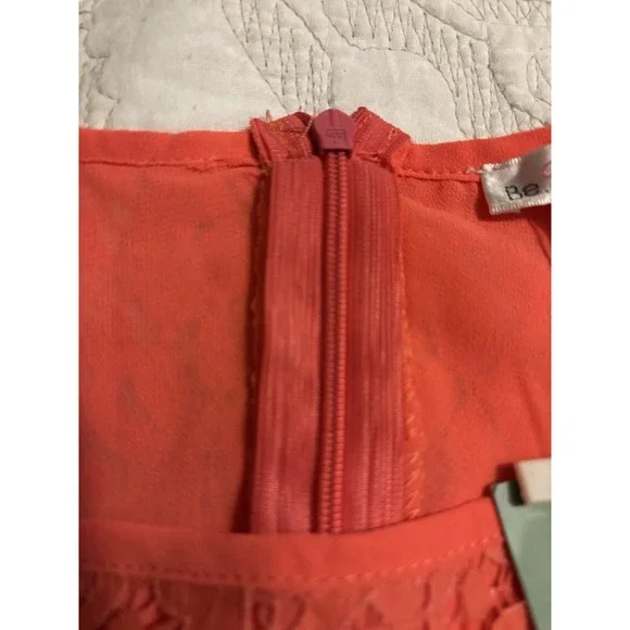 BE You Tiful NWT Women's Small Lace With Liner Top Bright Coral Zipper In‎ Back - Picture 4 of 7